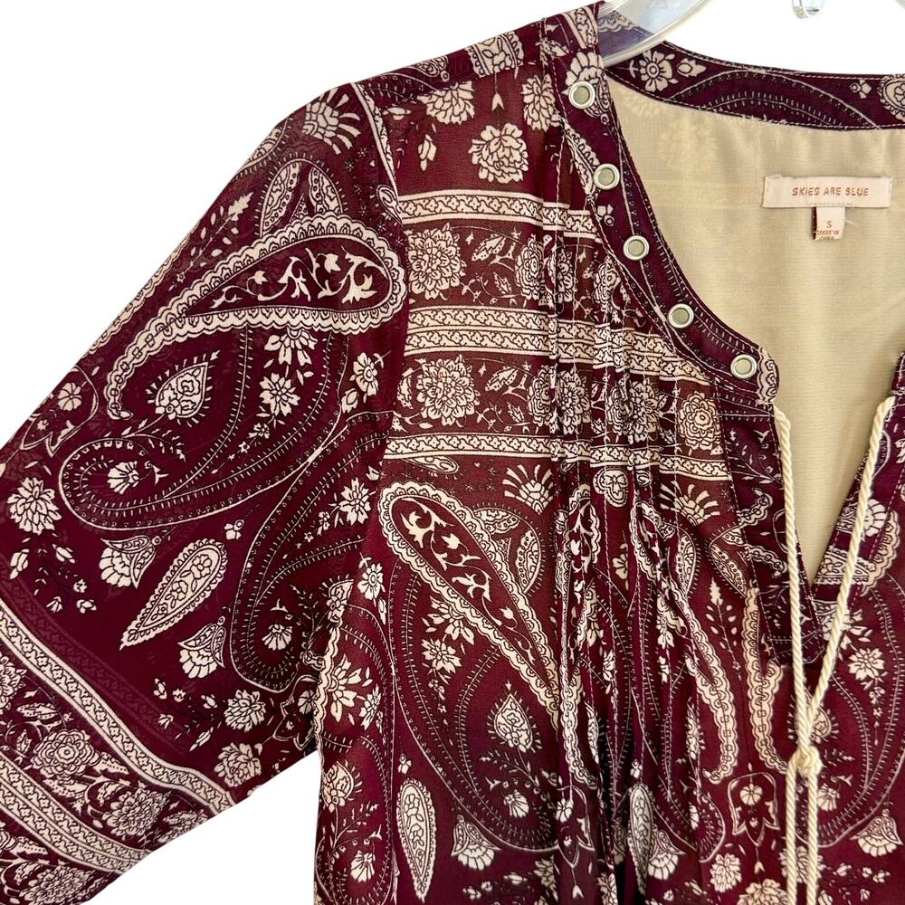 Skies Are Blue Maroon Tan Paisley Tunic Top Pleated V Neckline Grommet Accent - Picture 9 of 16